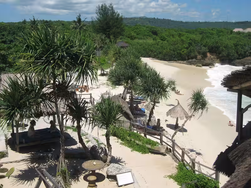 Dream Beach Nusa Lembongan