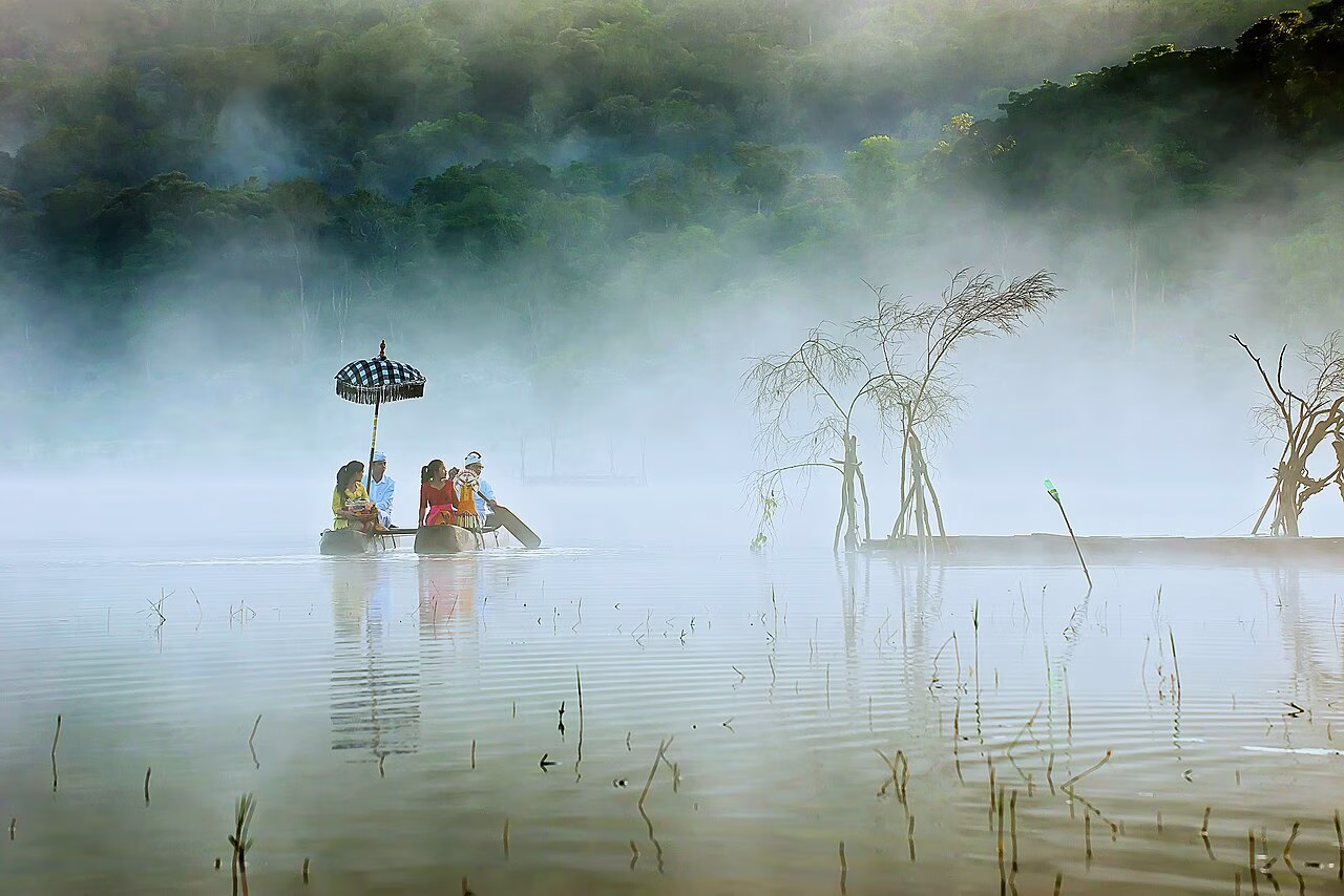 Lake Tamblingan gallery image 2